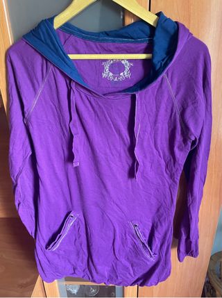 Sudadera Morada con Capucha