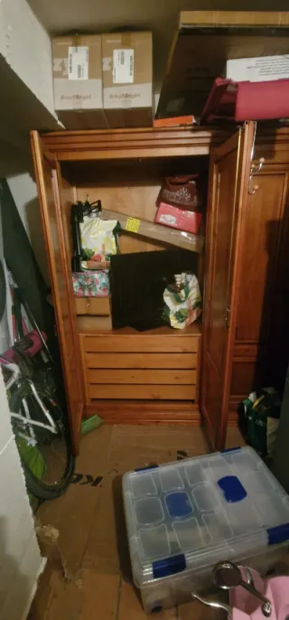 Armario grande de madera