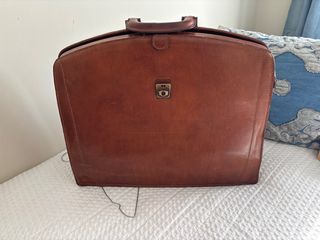 Maletín grande de cuero marrón