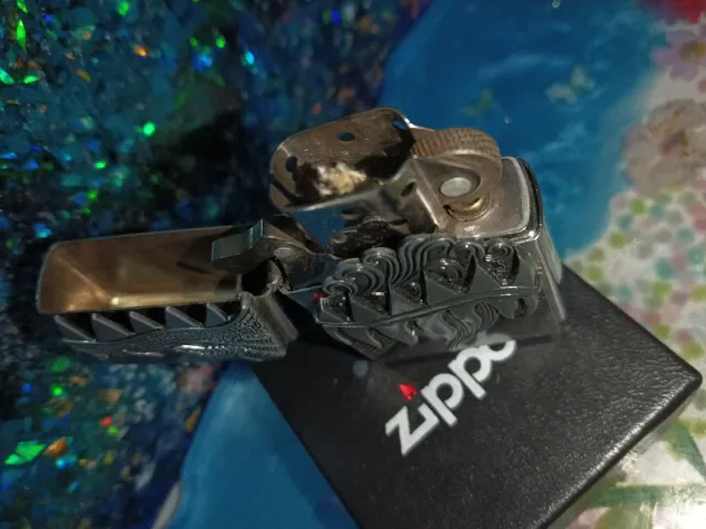 Accendino Zippo originale con drago che sputato fuoco