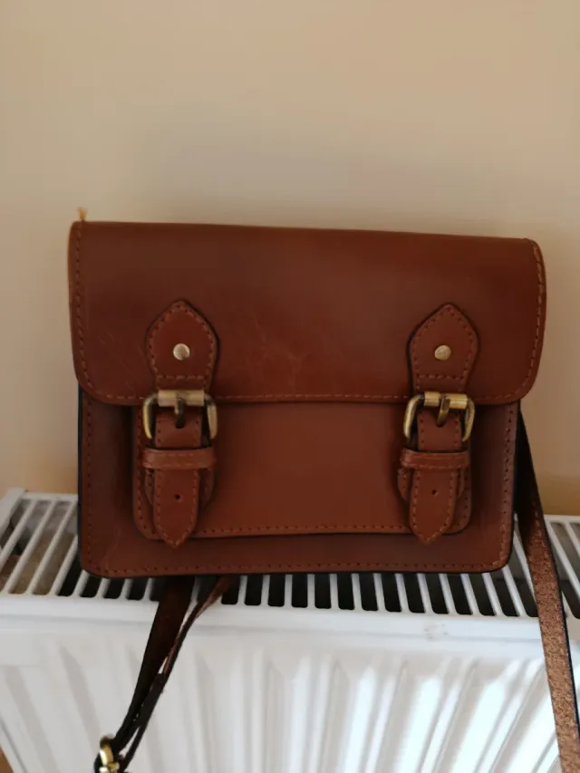 Bolso Parfois pequeño marrón