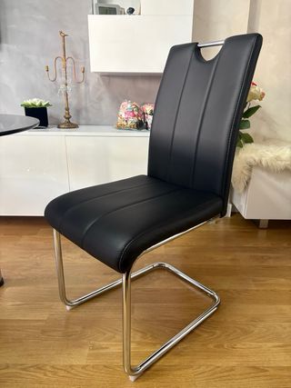 Mesa de cristal + 4 sillas elegantes