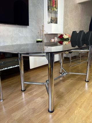 Mesa de cristal + 4 sillas elegantes