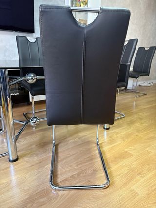 Mesa de cristal + 4 sillas elegantes