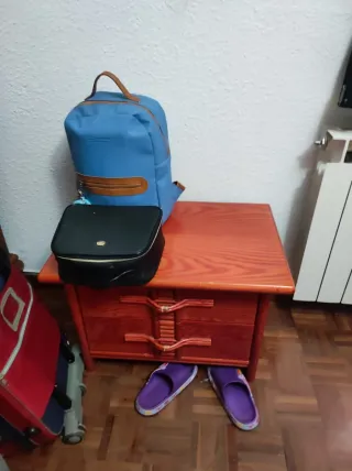 Sofá de ratán y madera marrón buen estado 2plazas