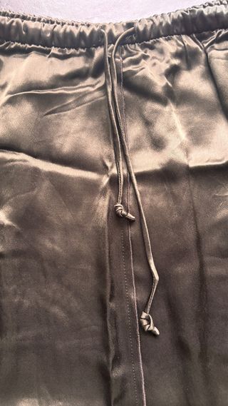 Falda satinada Zara verde oliva