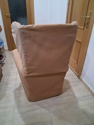 2 Sillones rotos para peña o local.