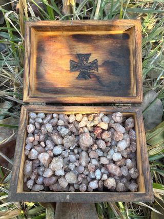 Caja de madera con Cristales de Santiago