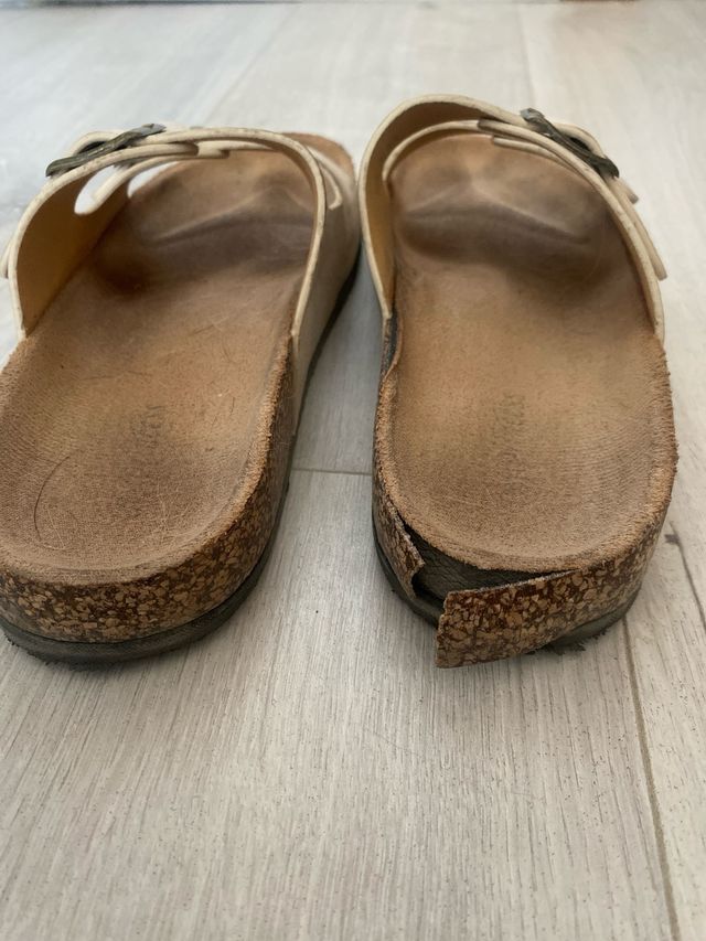 Chanclas Beige y Doradas