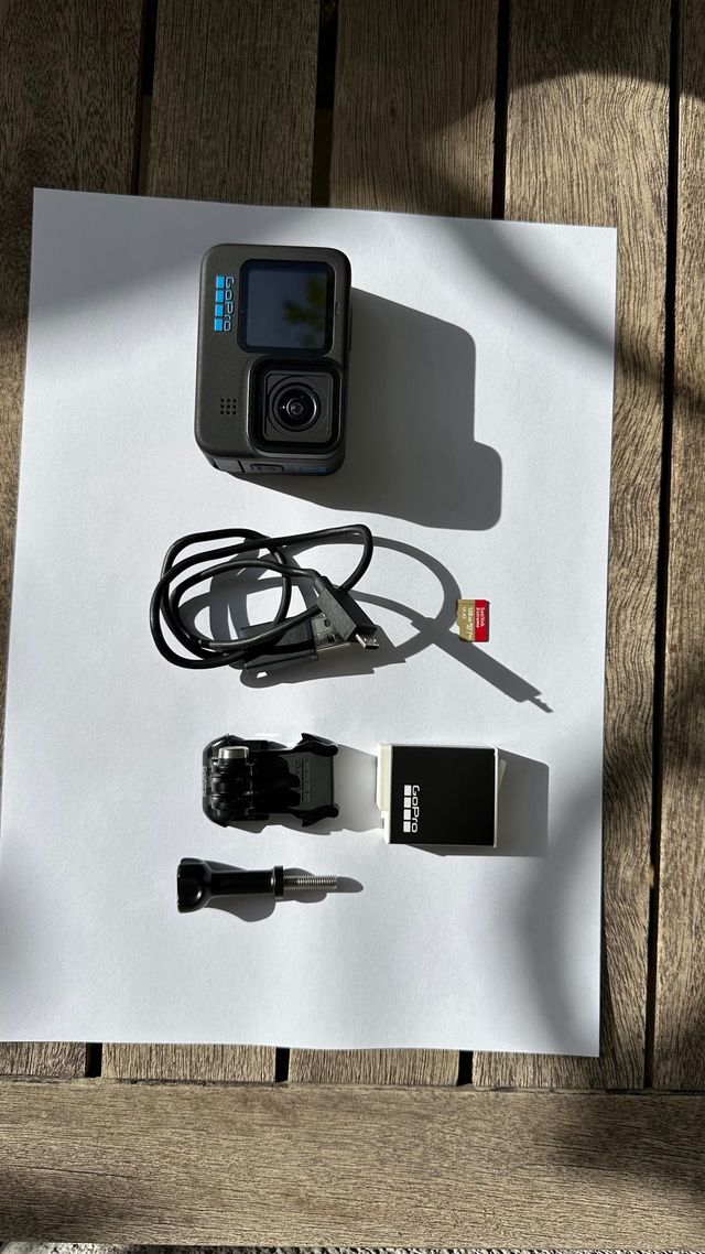 GoPro HERO 11 Black (in garanzia) +cover....