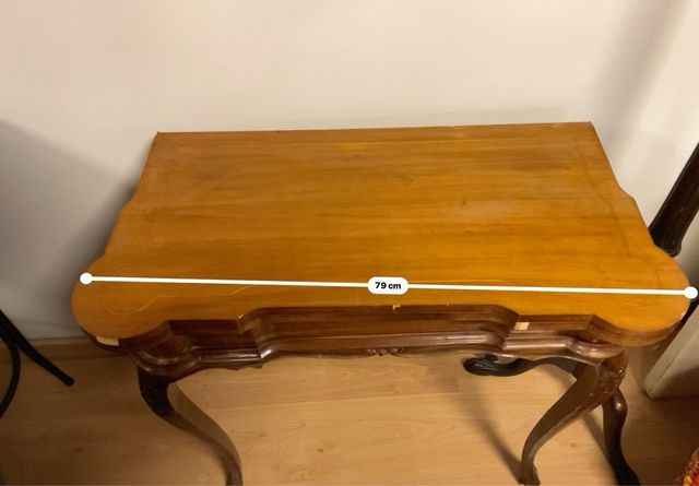 Mesa de escritura de nogal antigua