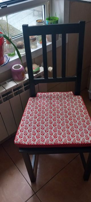 Mesa extensible y 4 sillas