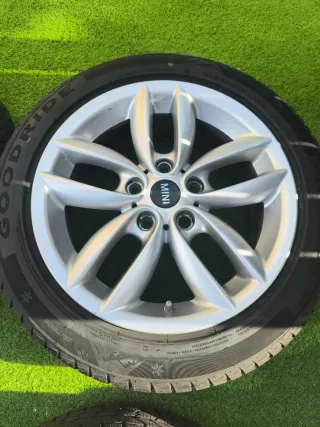 Llantas Mini 17 con neumáticos nuevos