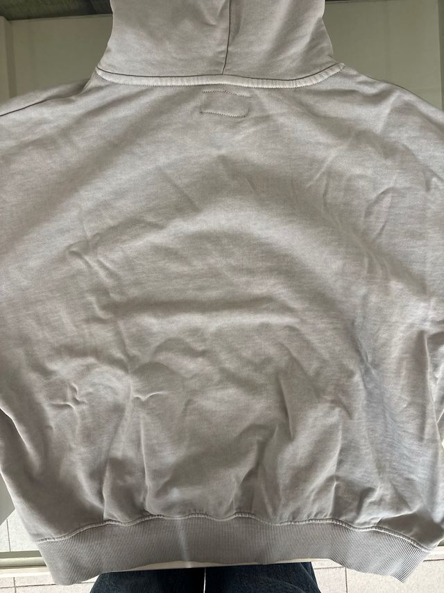 Sudadera YUXUS gris con estampado