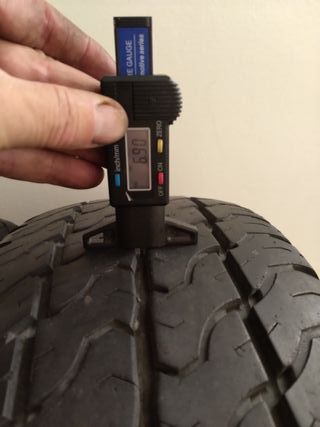 2 Gomas Dunlop Eco 225/70/15C 112/110S