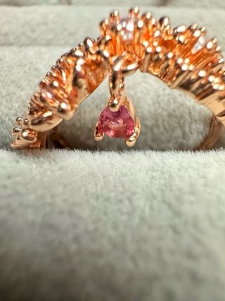 Anel Dourado Ajustável com Pedra Rosa