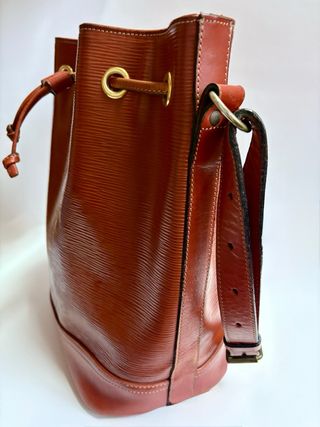 Bolsos saco de piel tipo bucket marrón - rojo