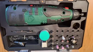 Mini amoladora/taladradora con accesorios