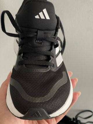 Deportivas Adidas Negras y blancas
