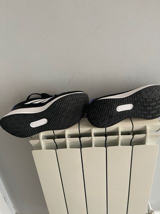 Deportivas Adidas Negras y blancas