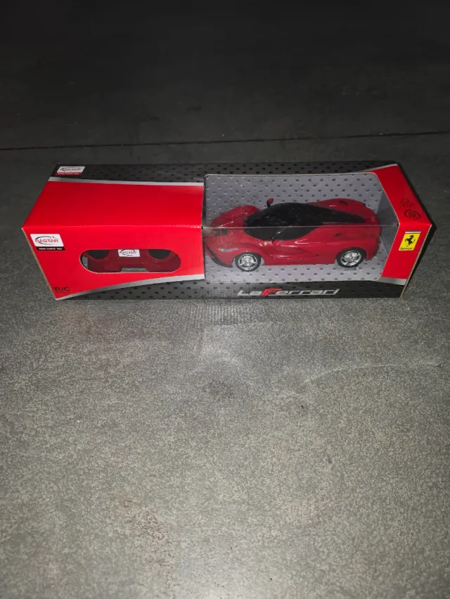 Macchina radiocomandata Ferrari LaFerrari