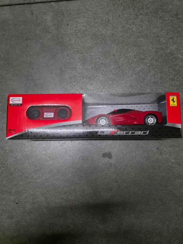 Macchina radiocomandata Ferrari LaFerrari