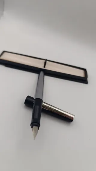 Pluma Estilográfica Romus con Estuche