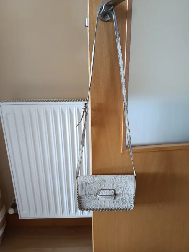 Bolso grabado serpiente beige