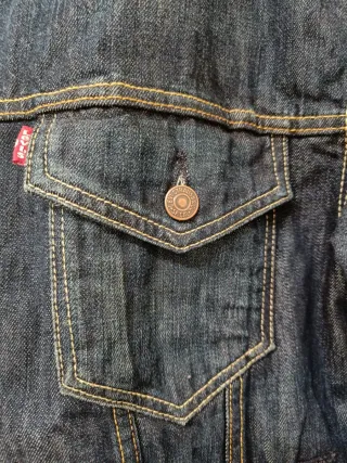 Cazadora Levi's con forro sherpa