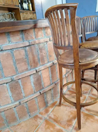 Barra de madera y 3 taburetes de madera madera