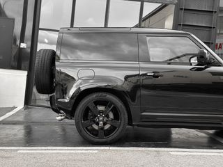 Land Rover Defender 90 5.0 V8 2024