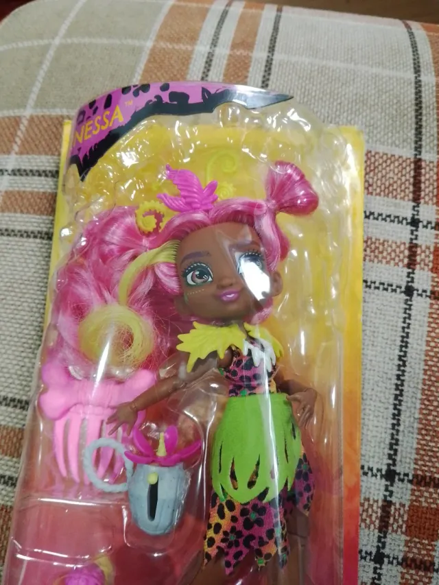 Muñeca Cave Club Nueva en caja