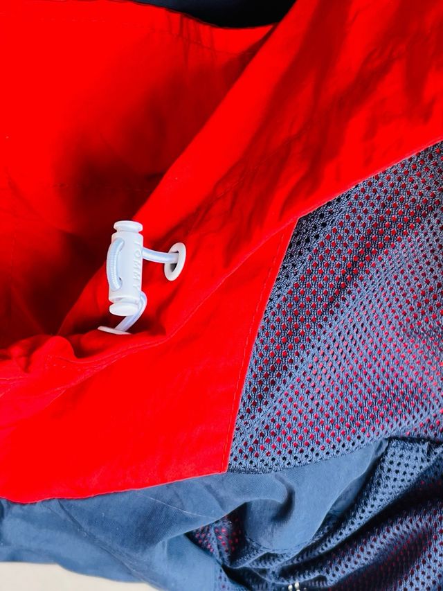 Chaqueta Tommy Jeans Roja, Blanca y Azul