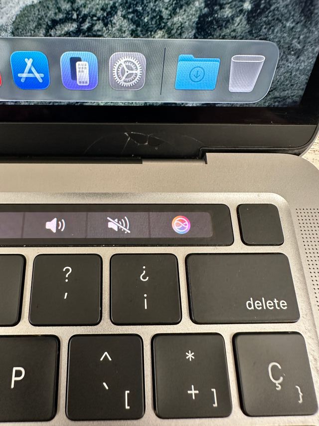 MacBook Pro 13" 2020 TB M1 8gb 256gb SSD