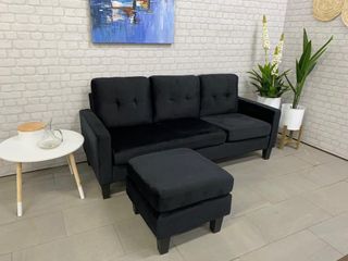 Sofá chaise-longue en negro terciopelo