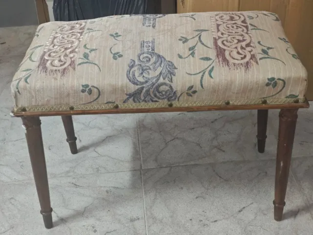 Banqueta de madera y tela