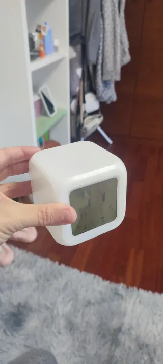 Reloj Despertador Táctil Cúbico Blanco con luces