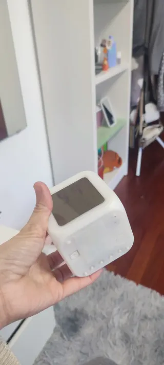 Reloj Despertador Táctil Cúbico Blanco con luces