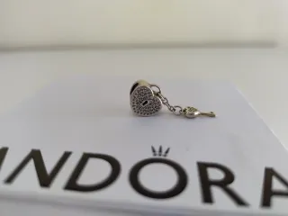 Pandora Charm Corazón Candado