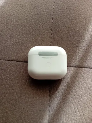 Caja de auriculares blanca airpods pro 2