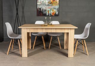 Set nórdico de mesa con 4 sillas blancas