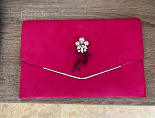 Bolso de fiesta fucsia con pedrería
