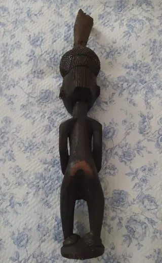 Figura mujer africana madera R.D. Congo 43cm.