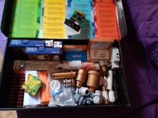 OPORTUNIDAD!!Lote electricidad y fontanería