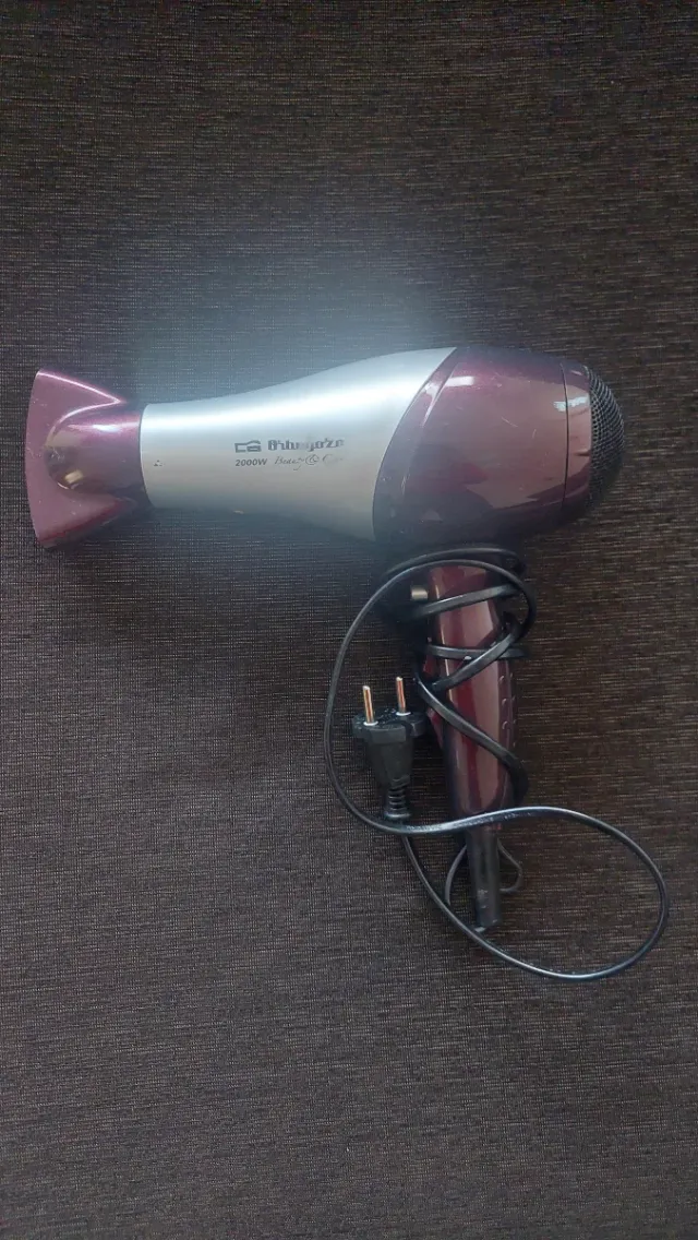 Secador de pelo Bluggoze morado/plateado