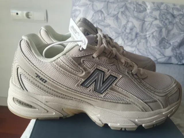 New Balance Beige Zapatillas Deportivas