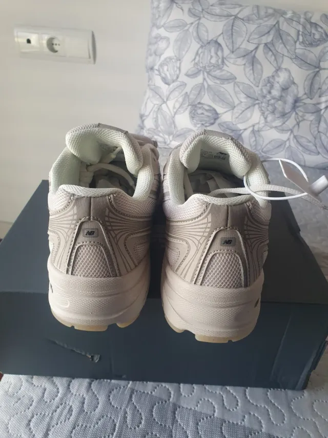 New Balance Beige Zapatillas Deportivas