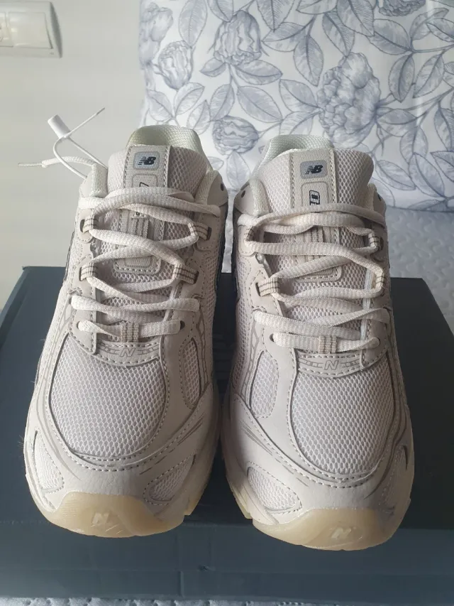 New Balance Beige Zapatillas Deportivas