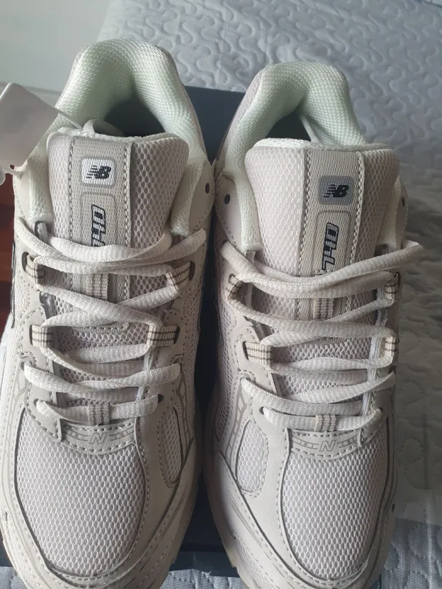 New Balance Beige Zapatillas Deportivas