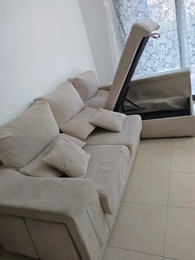 Sofá chaiselongue beige tela